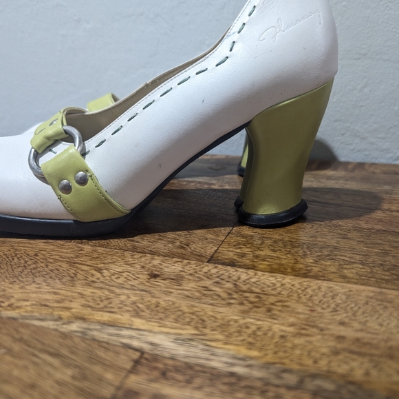 JOHN FLUEVOG CHOICE white and green  VANNY PUMPS 9 HEELS LEATHER PIN-UP SHOES - Picture 2 of 12